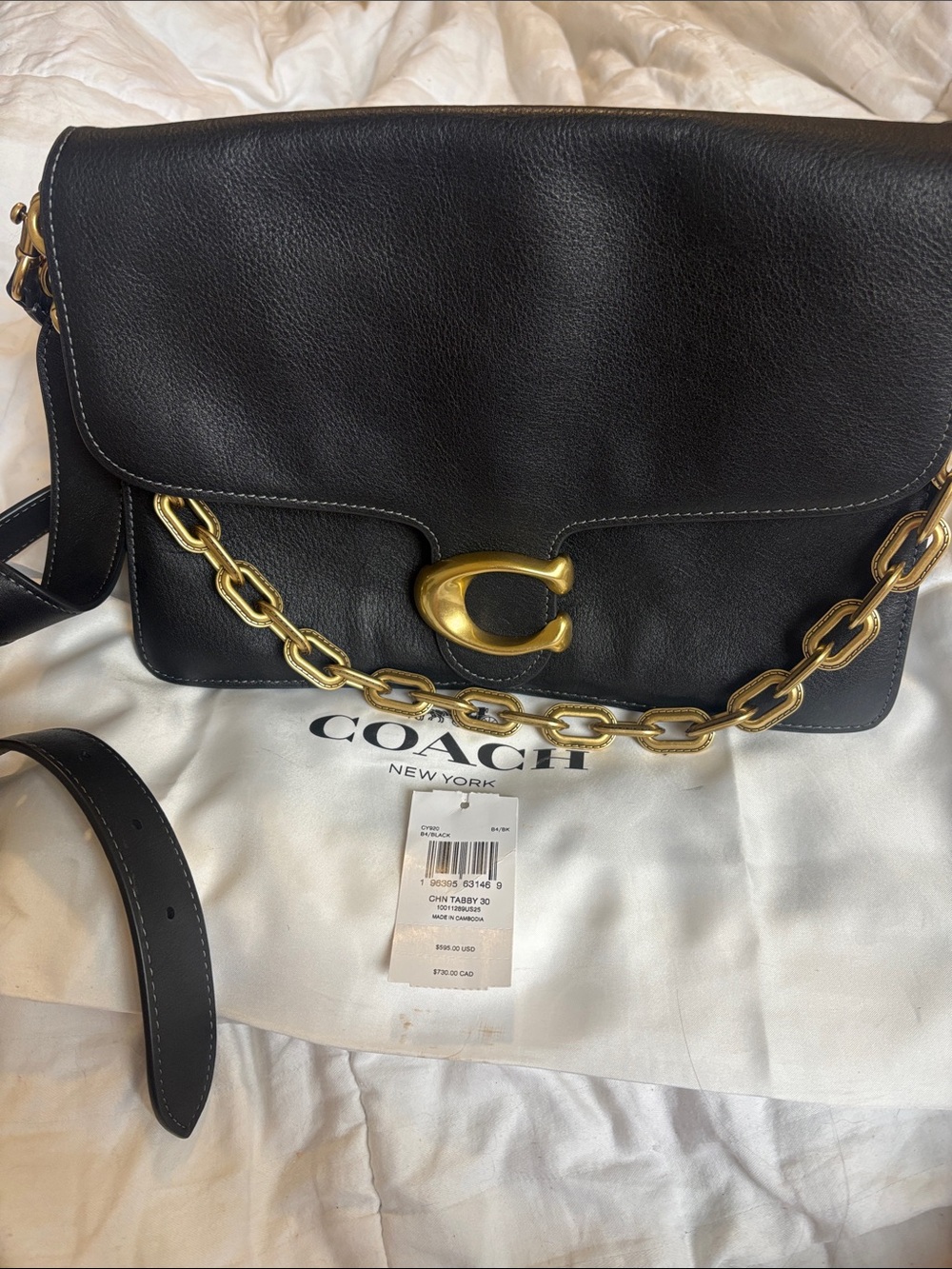 Beautiful Coach chain tabby 30